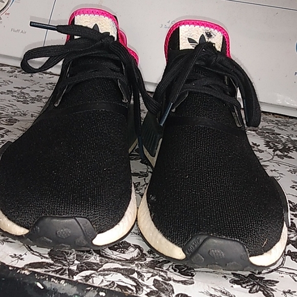 Adidas NMD R1 “Black Shock Pink” 2019 - Picture 4 of 7